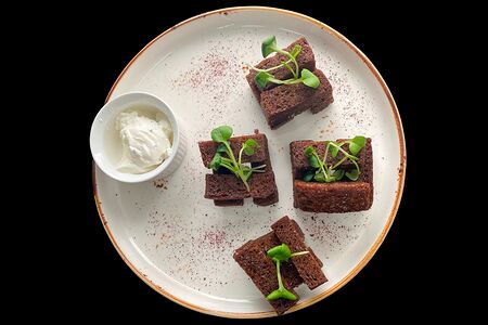 Ржаные гренки с соусом Блю чиз