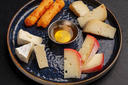 Тарелка сыров