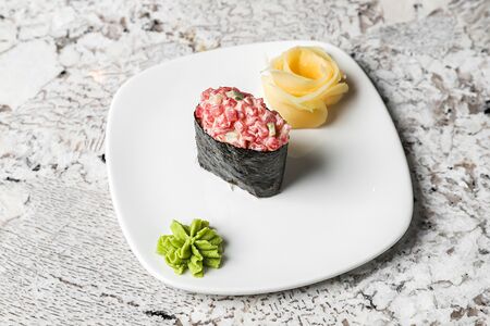 Суши Спайси-тунец