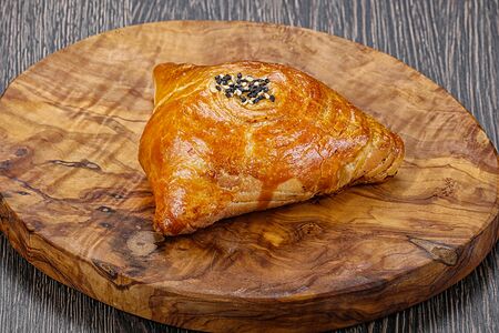 Самса слоёная с курицей