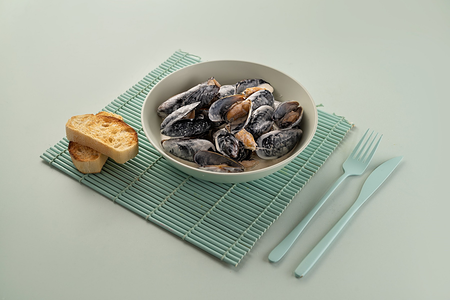 Мидии в сливочно-трюфельном соусе