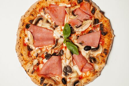 Пицца Капричоза