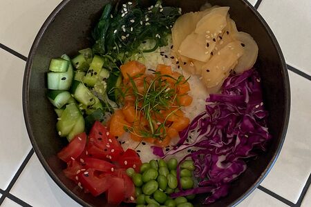 Поке с лососем