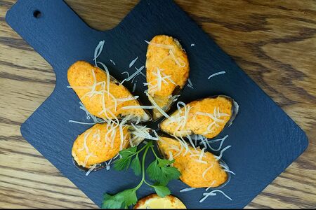 Мидии киви под соусом Спайси