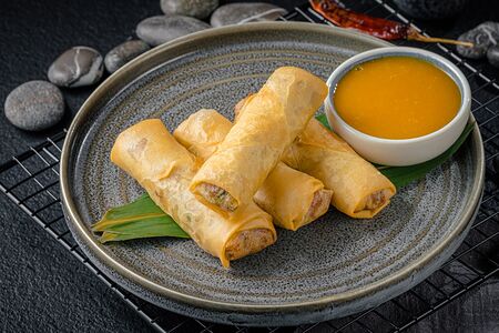 Спринг-ролл с курицей