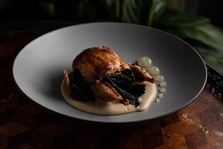 Перепелка, фаршированная фуа-гра и гречневой кашей