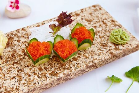 Сашими из икры тобико