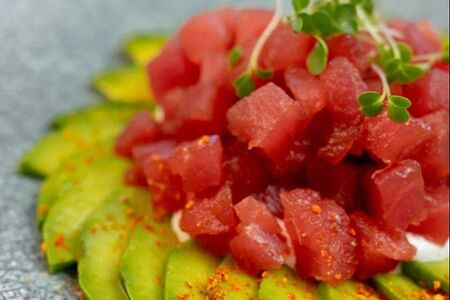 Тартар Тунец, авокадо, фета