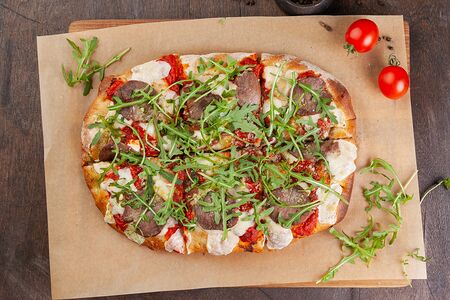 Римская пицца с карпаччо из говядины