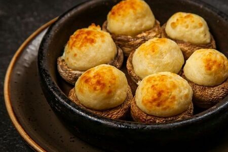 Шампинёны печёные с сыром