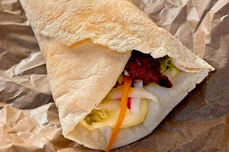 Сирийская шаверма со свежими овощами