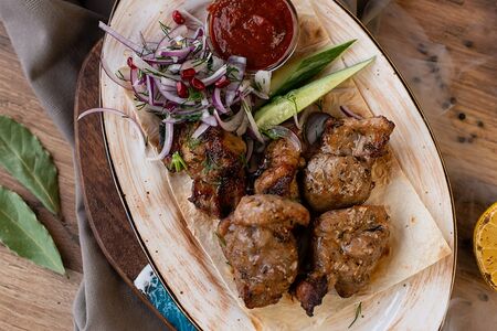 Шашлык из cвинoй шейки