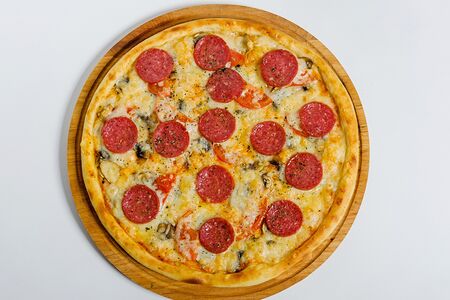 Пицца Салями