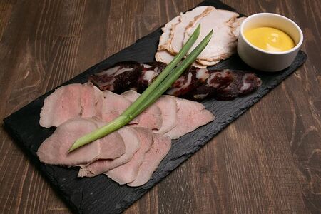 Мясная тарелка