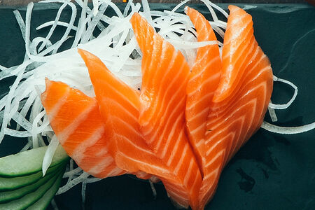 Сашими лосось