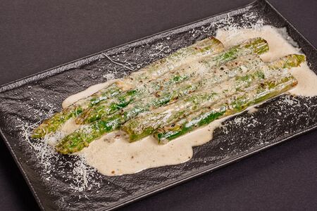 Спаржа на гриле