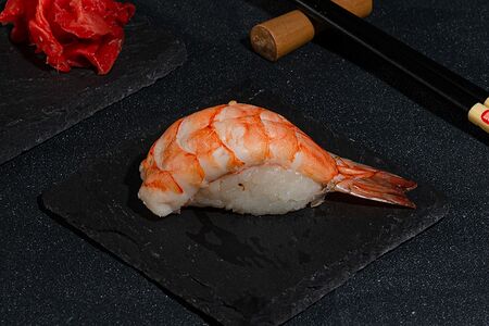 Суши с креветкой