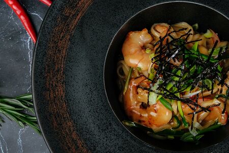 Удон с креветками