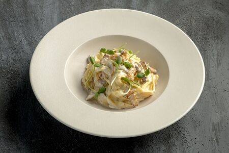 Паста с лисичками