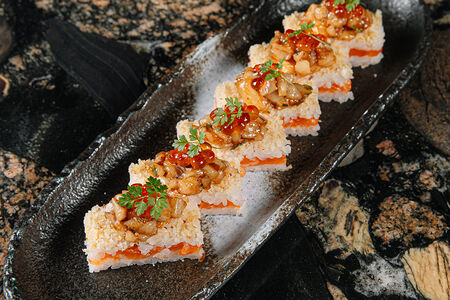 Осидзуси с палтусом и лососем