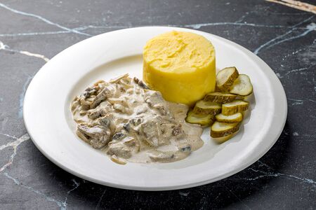 Бефстроганов из говядины