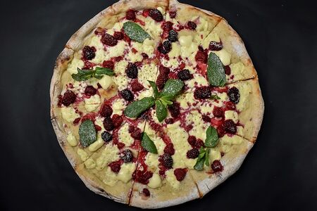 Малина с ежевикой