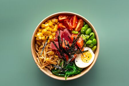 Поке с лососем и тунцом