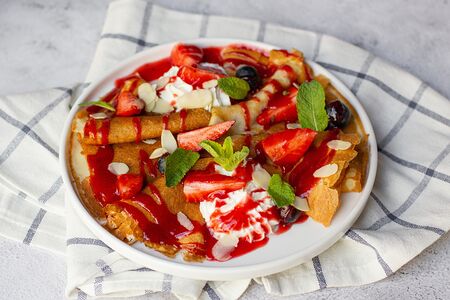 Блинчики с ягодами