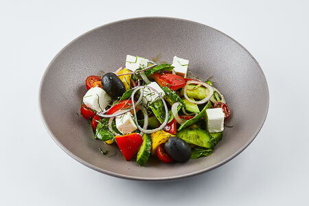 Овощной салат с сыром фета