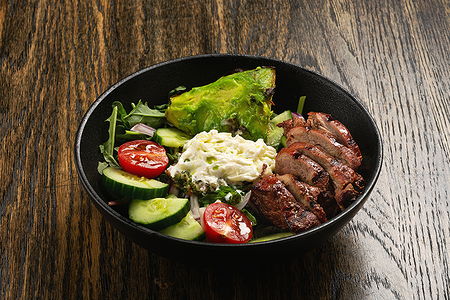 Салат со стейком