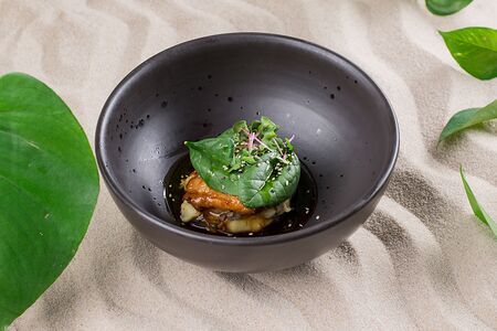 Бедро цыпленка и картофельный мусс