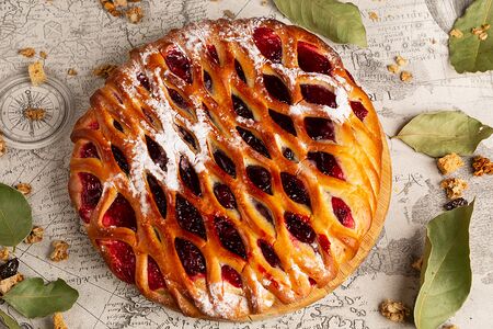 Пирог с брусникой