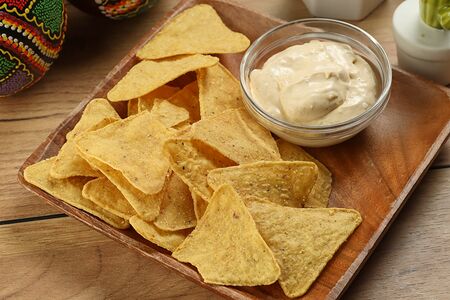 Кукурузные чипсы Начос