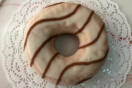 Донат Карамельный с начинкой