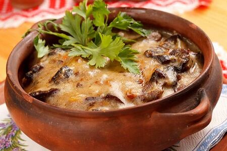 Жаркое из свинины с грибочками