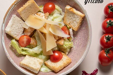 Салат Цезарь с куриным филе