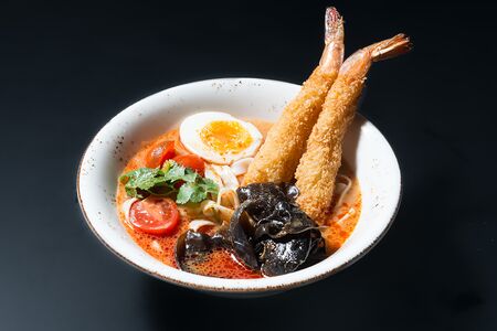 Рамэн том ям