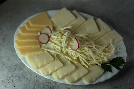 Сырная нарезка (ассорти)