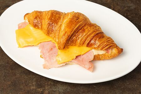 Круассан Ветчина-Сыр-Бешамель