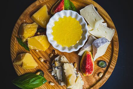 Плато сырное