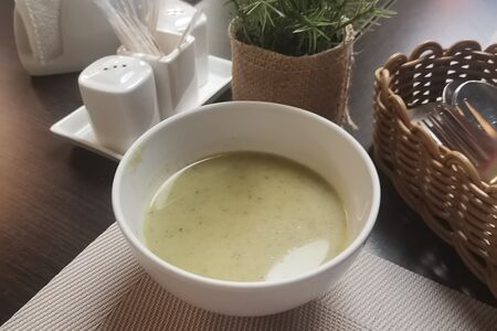 Суп-пюре гороховый с цветной капустой