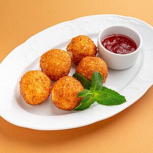 Сырные шарики с вареньем