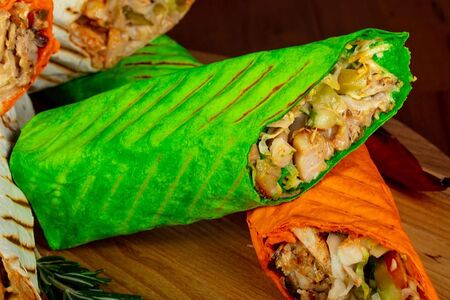 Шаурма в чесночном лаваше