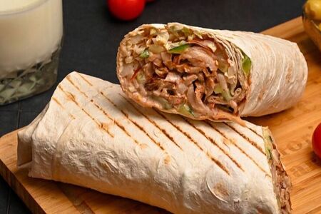 Шаурма из говядины в обычном лаваше