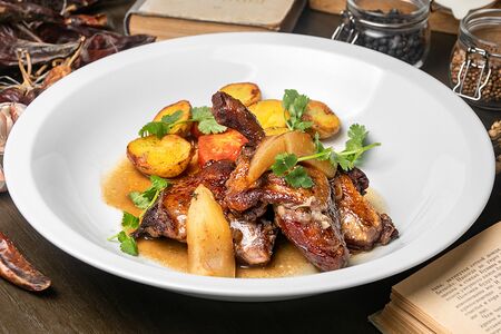 Гусь с Палехской фермы с черносливом