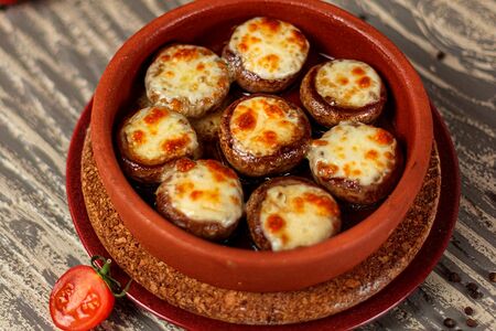 Запеченные шампиньоны