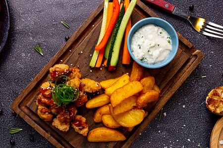 Покенаггетс с фри