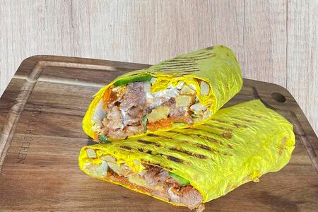 Шаурма со свининой в сырном лаваше