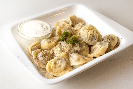 Пельмени самолепные, запеченные с сыром