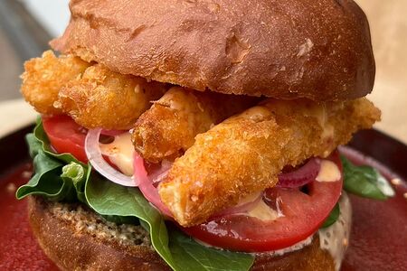 Бургер с хрустящей креветкой